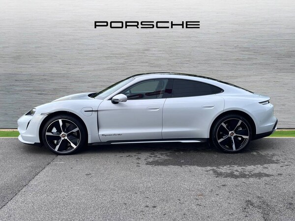 Used Porsche Taycan 2021 for sale - 76216692: Photo 2