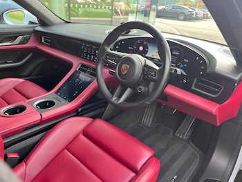 Used Porsche Taycan 2021 for sale - 76216692: Photo 4