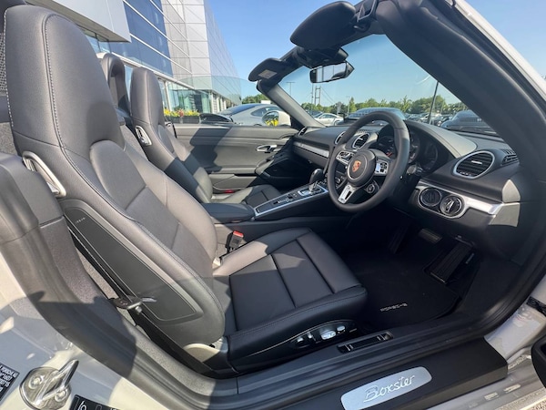 Used Porsche Boxster 2025 for sale - 76216687: Photo 5