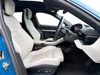 Used Porsche Taycan 2022 for sale - 78246314: Photo