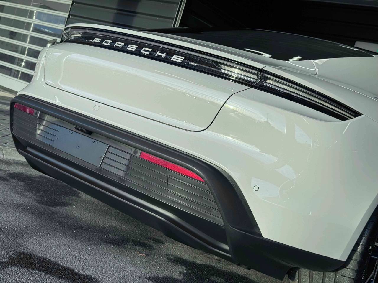 Used Porsche Taycan 2023 for sale - 76662344: Photo 11