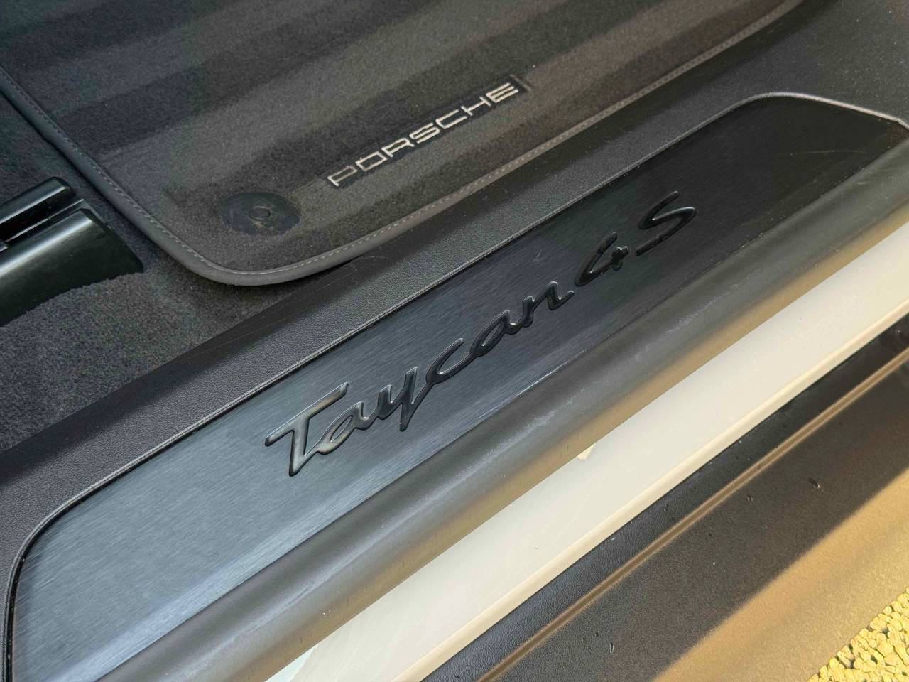 Used Porsche Taycan 2023 for sale - 76662344: Photo 30