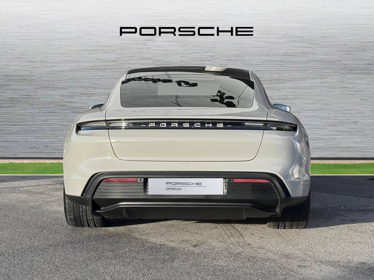 Used Porsche Taycan 2023 for sale - 76662344: Photo 8