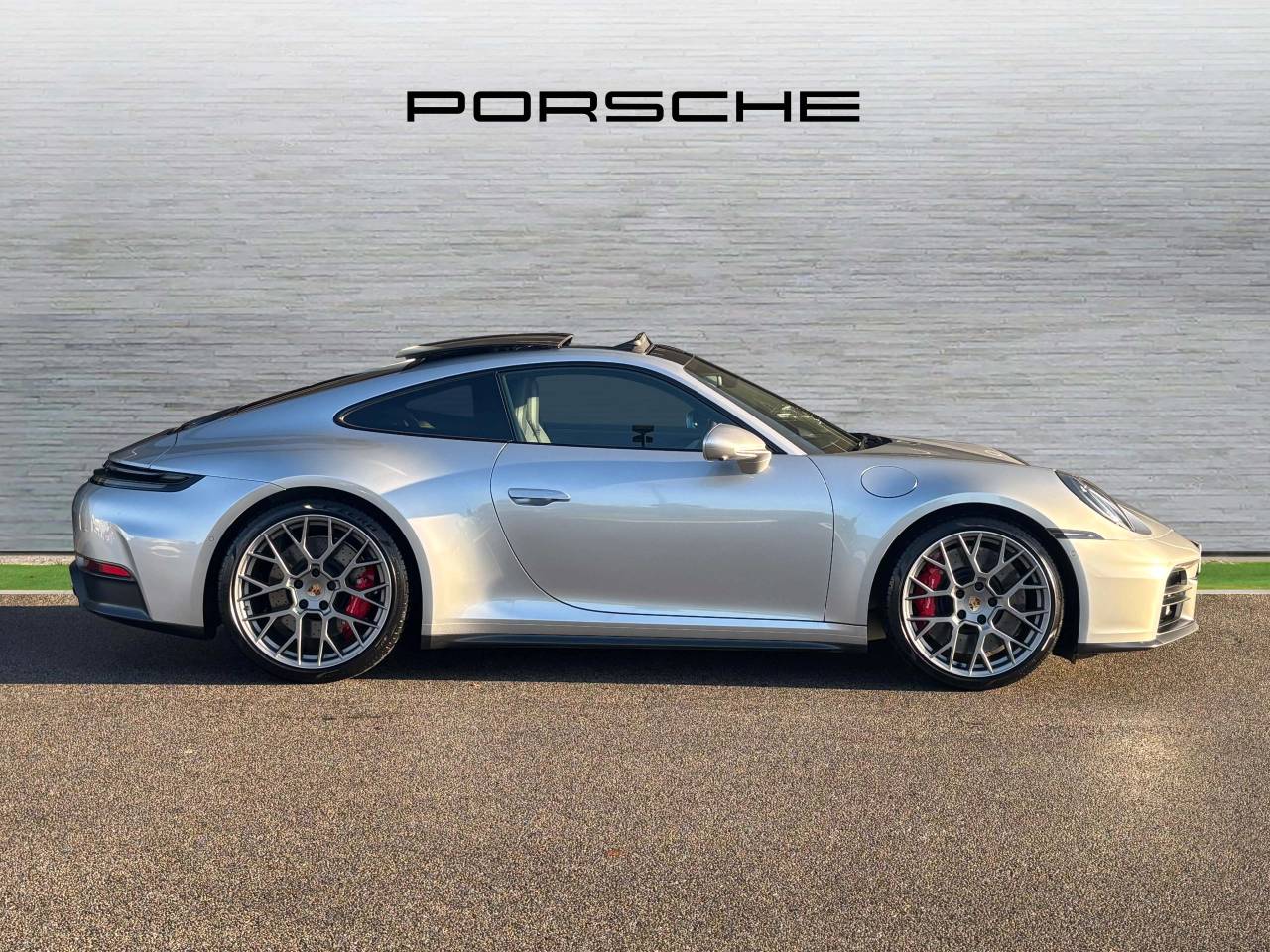 Used Porsche 911 2025 for sale - 76609244: Photo 2