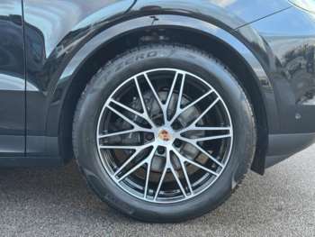 Used Porsche Cayenne 2025 for sale - 74812092: Photo
