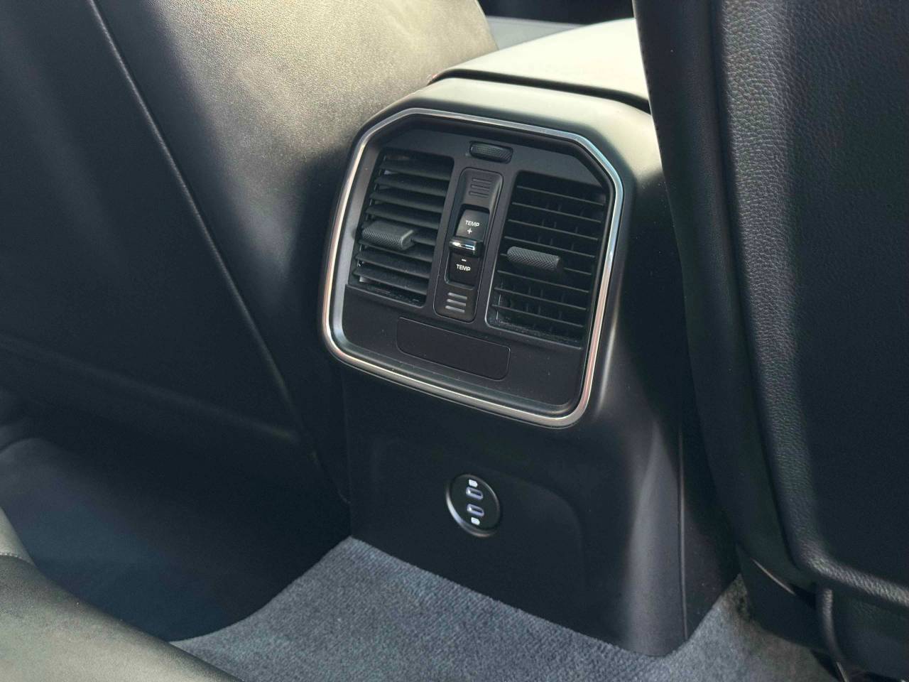 Used Porsche Macan 2024 for sale - 76110864: Photo 36