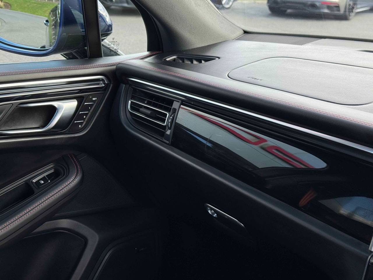 Used Porsche Macan 2024 for sale - 76110864: Photo 9
