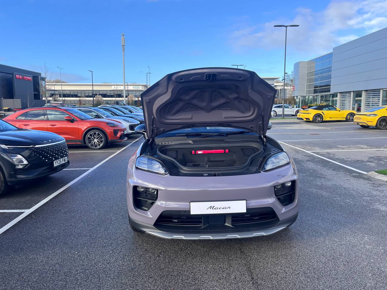 Used Porsche Macan 2025 for sale - 76937291: Photo 16