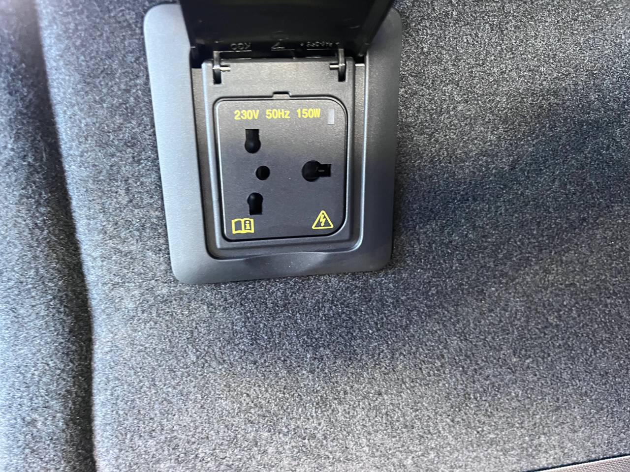 Used Porsche Macan 2025 for sale - 76937291: Photo 34