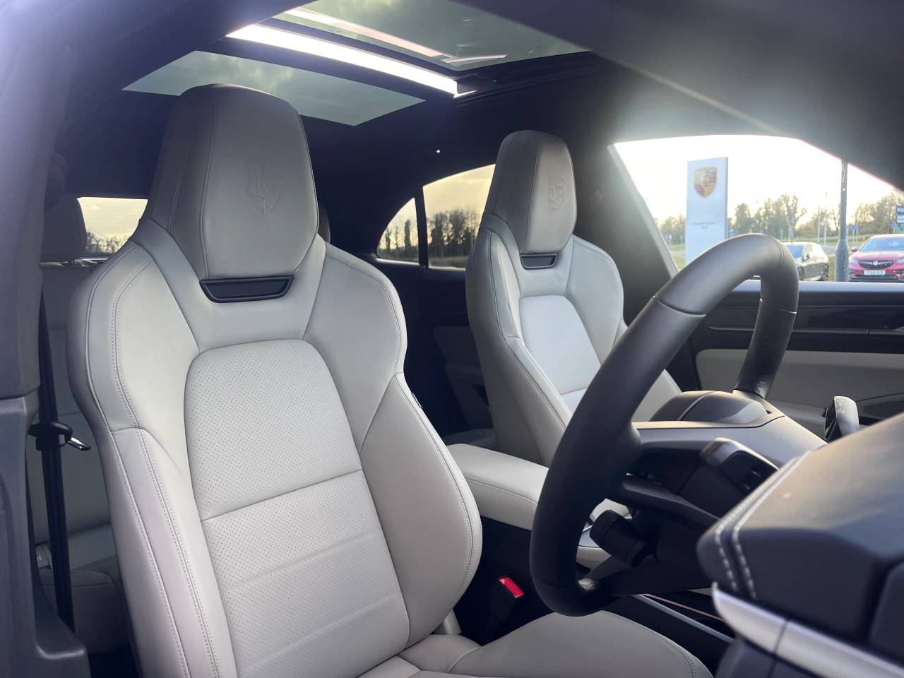 Used Porsche Macan 2025 for sale - 76937291: Photo 5