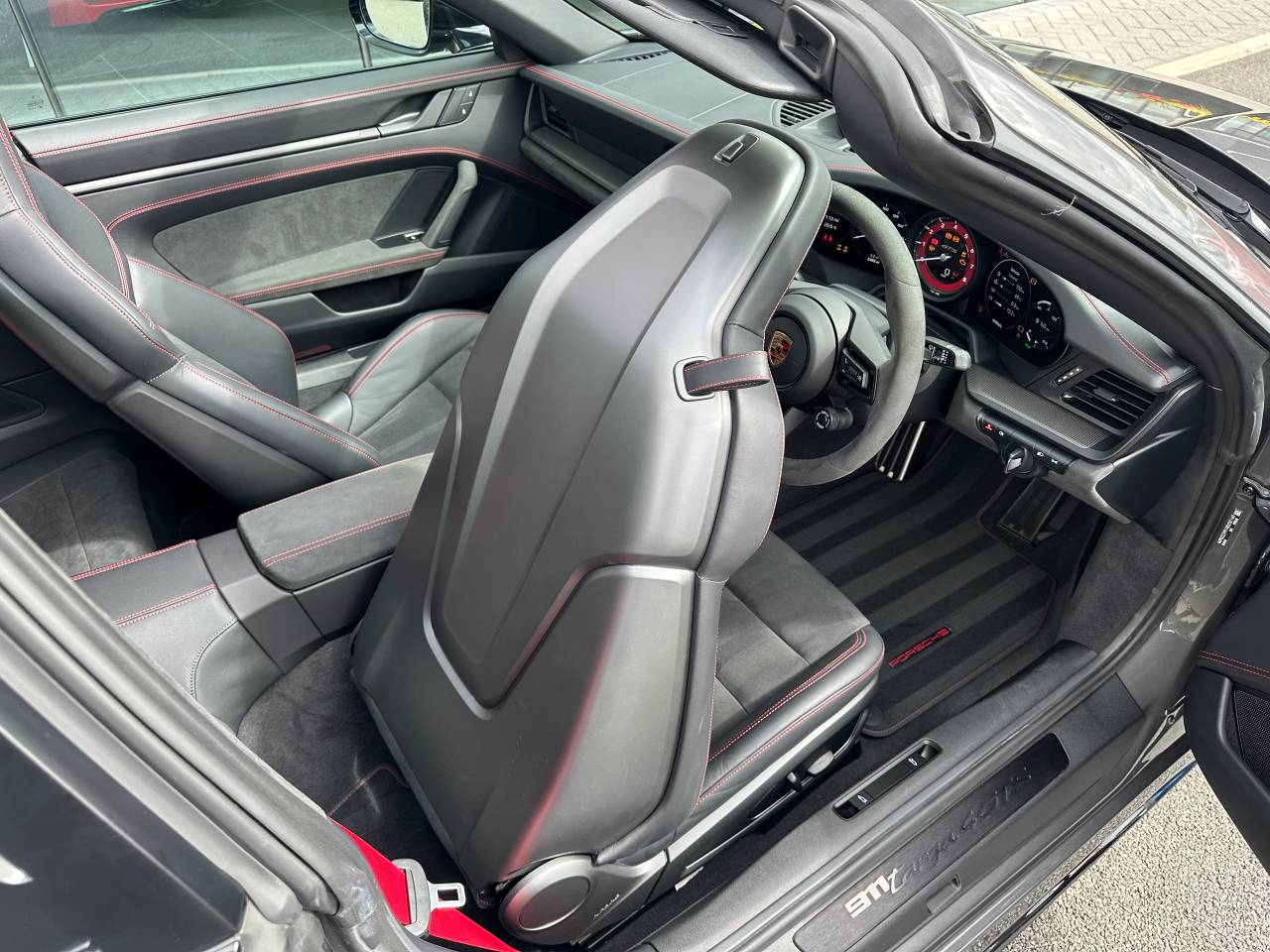 Used Porsche 911 2024 for sale - 76110827: Photo 24