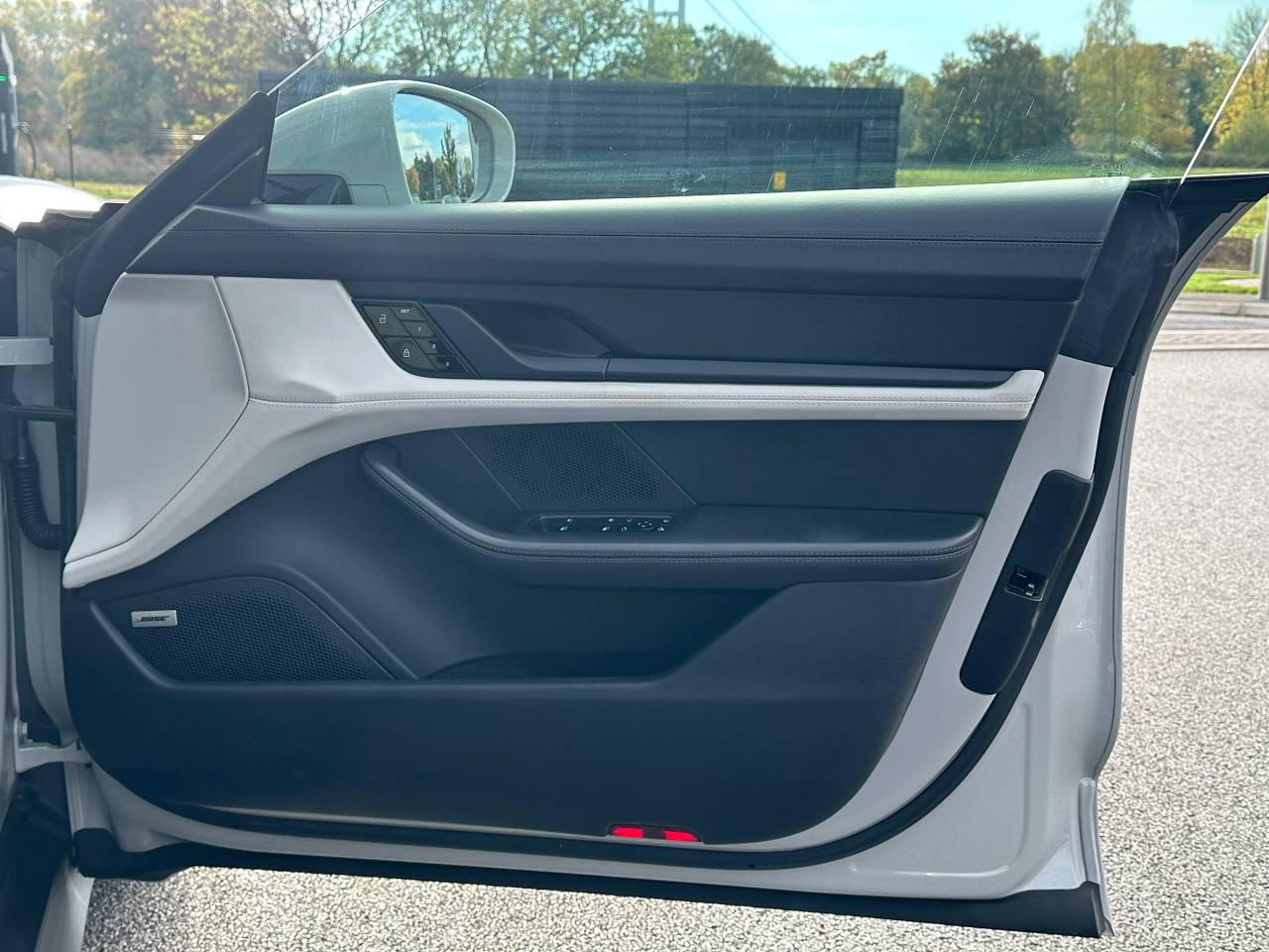 Used Porsche Taycan 2021 for sale - 76296959: Photo 16