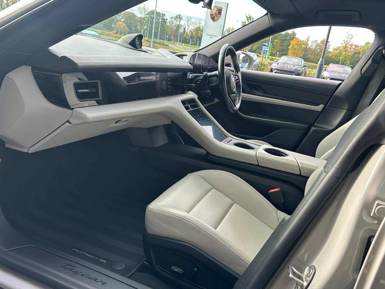 Used Porsche Taycan 2021 for sale - 76296959: Photo 17