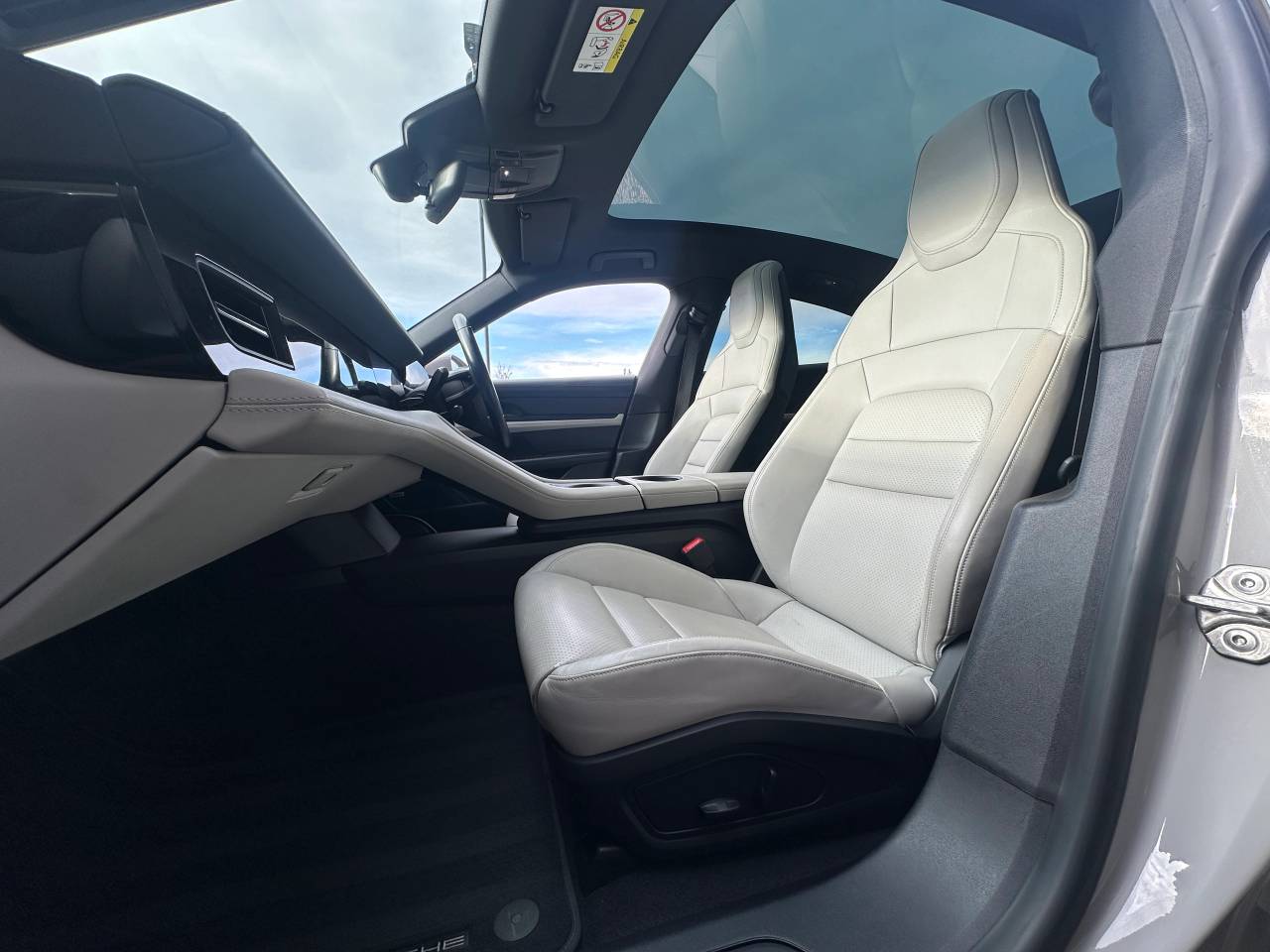 Used Porsche Taycan 2021 for sale - 76296959: Photo 25