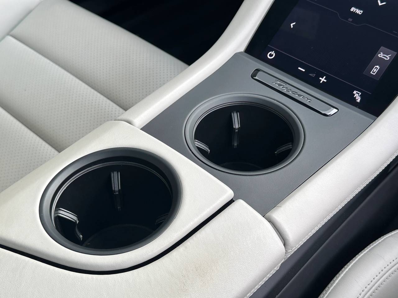Used Porsche Taycan 2021 for sale - 76296959: Photo 33