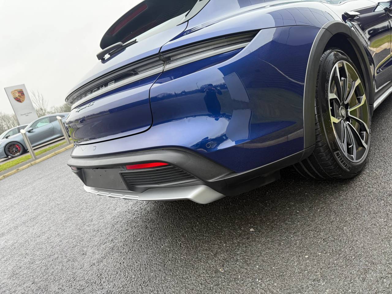 Used Porsche Taycan 2022 for sale - 77470352: Photo 11