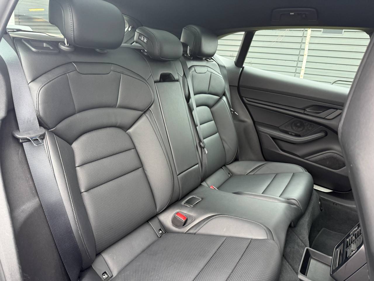 Used Porsche Taycan 2022 for sale - 77470352: Photo 23