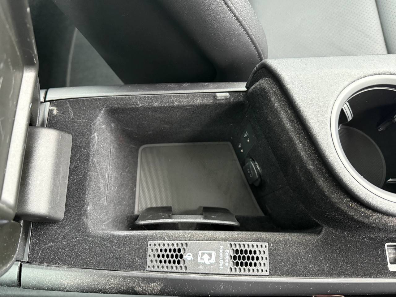 Used Porsche Taycan 2022 for sale - 77470352: Photo 26