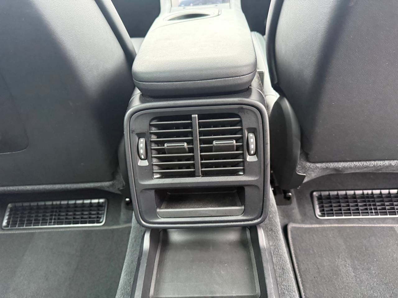 Used Porsche Taycan 2022 for sale - 77470352: Photo 27