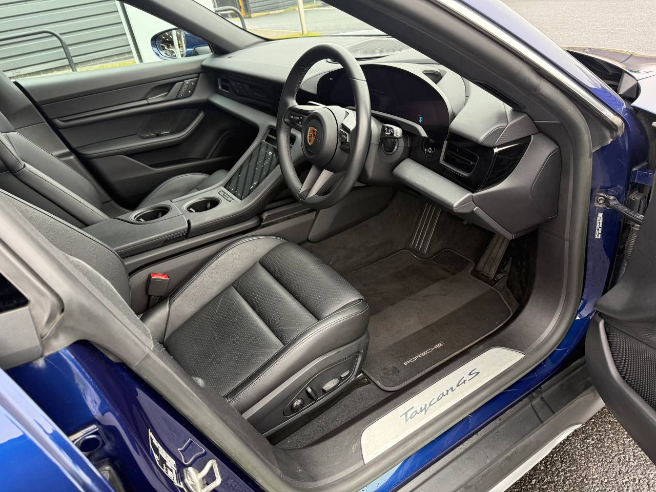 Used Porsche Taycan 2022 for sale - 77470352: Photo 40