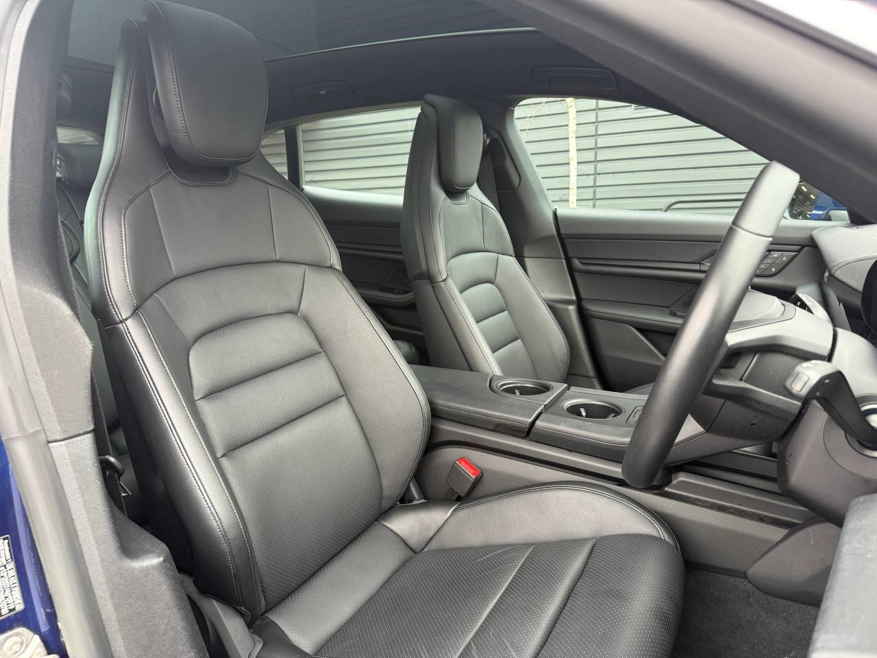 Used Porsche Taycan 2022 for sale - 77470352: Photo 5