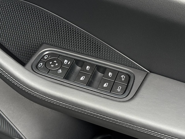 Used Porsche Macan 2025 for sale - 76216671: Photo 24