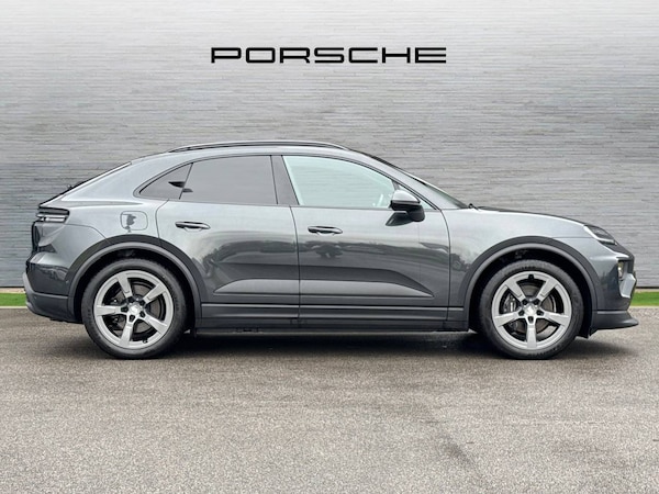 Used Porsche Macan 2025 for sale - 76216671: Photo 2