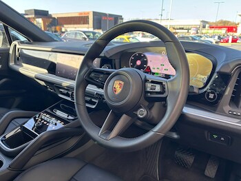 Used Porsche Cayenne 2025 for sale - 77177636: Photo