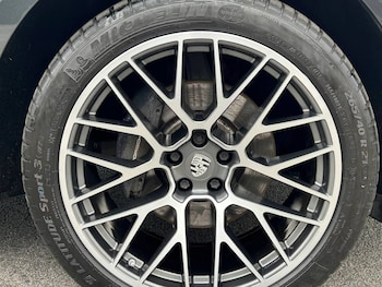 Used Porsche Macan 2020 for sale - 75270062: Photo
