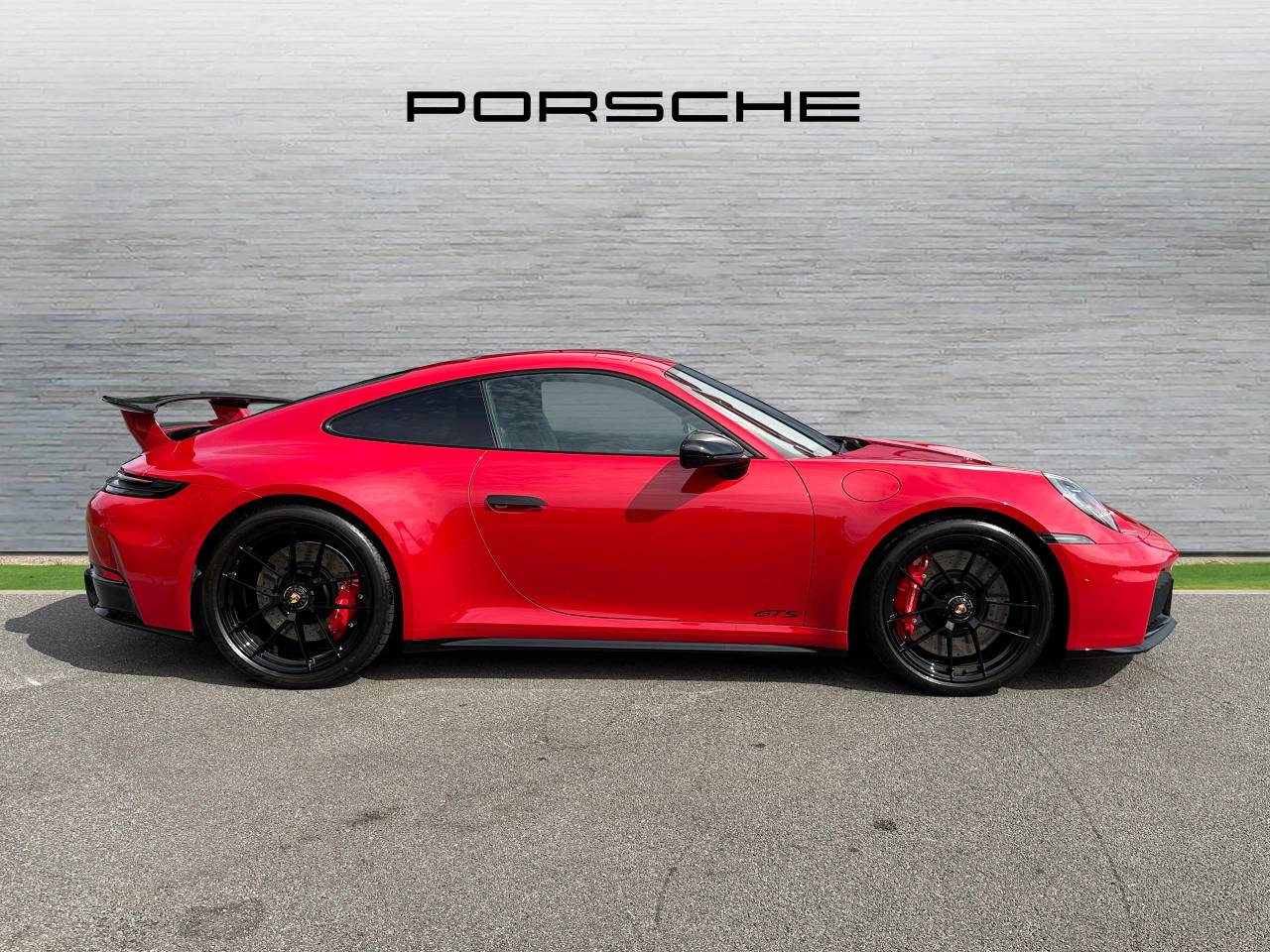 Used Porsche 911 2025 for sale - 76111159: Photo 2
