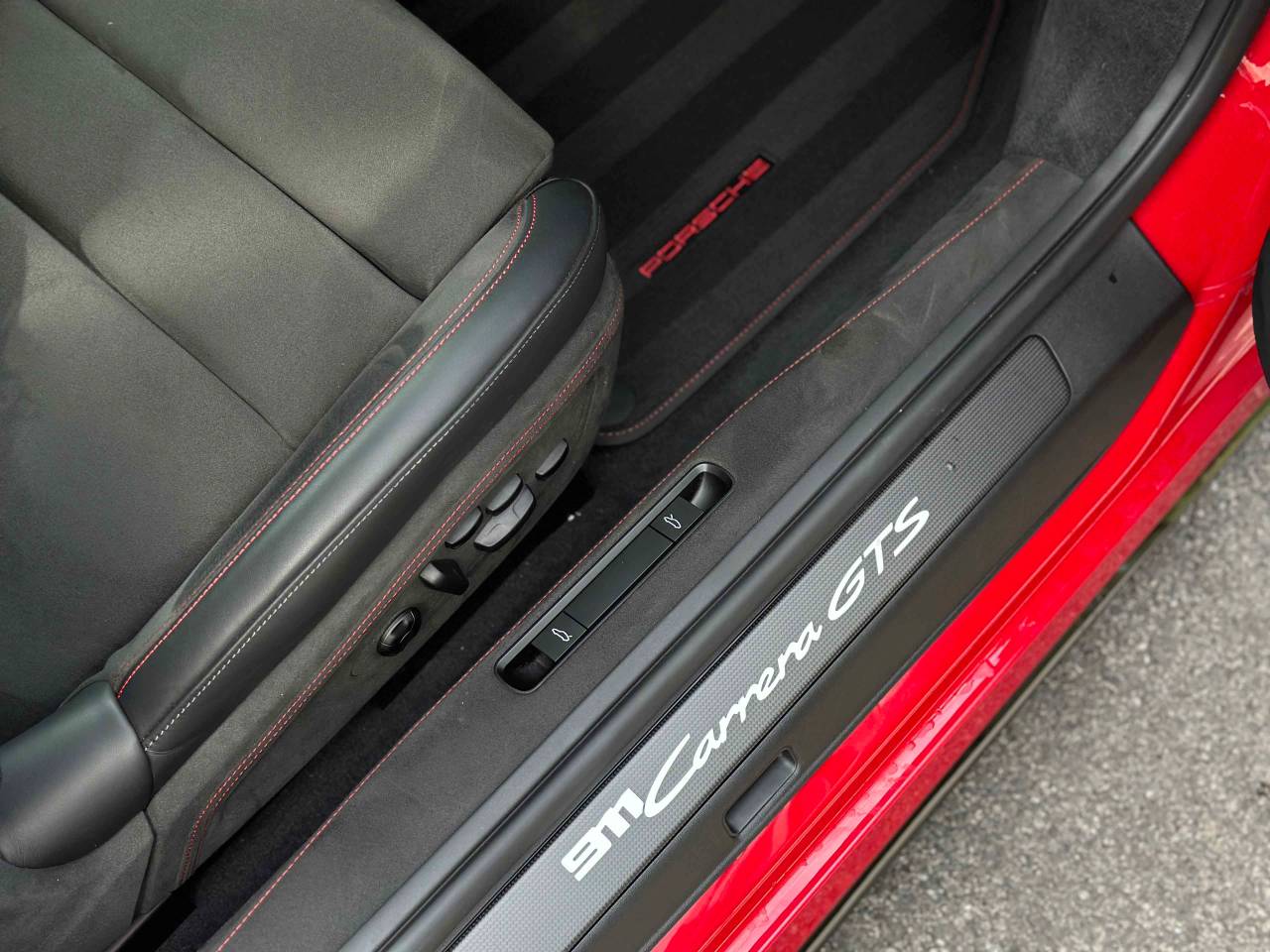 Used Porsche 911 2025 for sale - 76111159: Photo 31