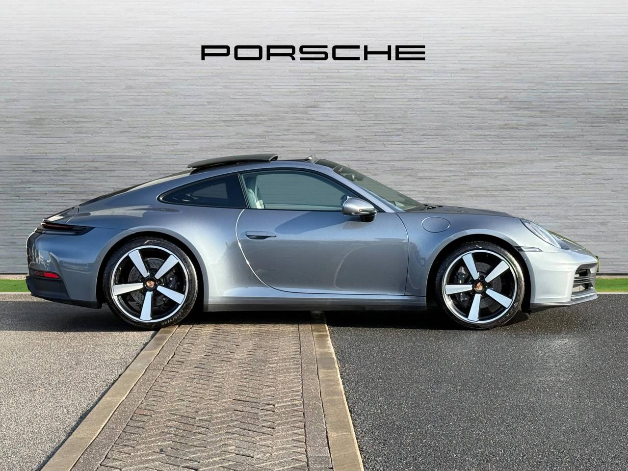 Used Porsche 911 2025 for sale - 77359935: Photo 2