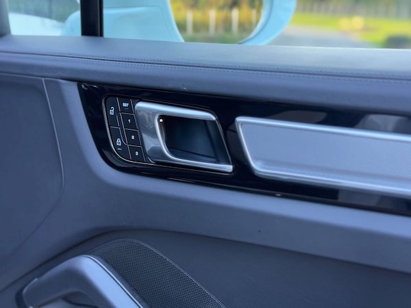 Used Porsche Cayenne 2023 for sale - 76241308: Photo 33