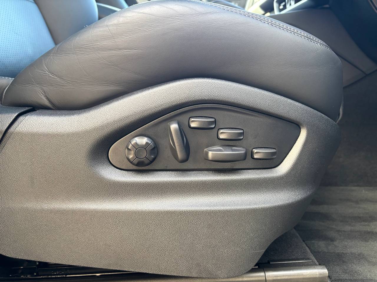 Used Porsche Cayenne 2025 for sale - 77124745: Photo 36