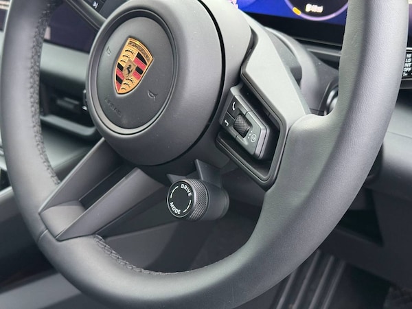 Used Porsche Macan 2025 for sale - 76216699: Photo 21