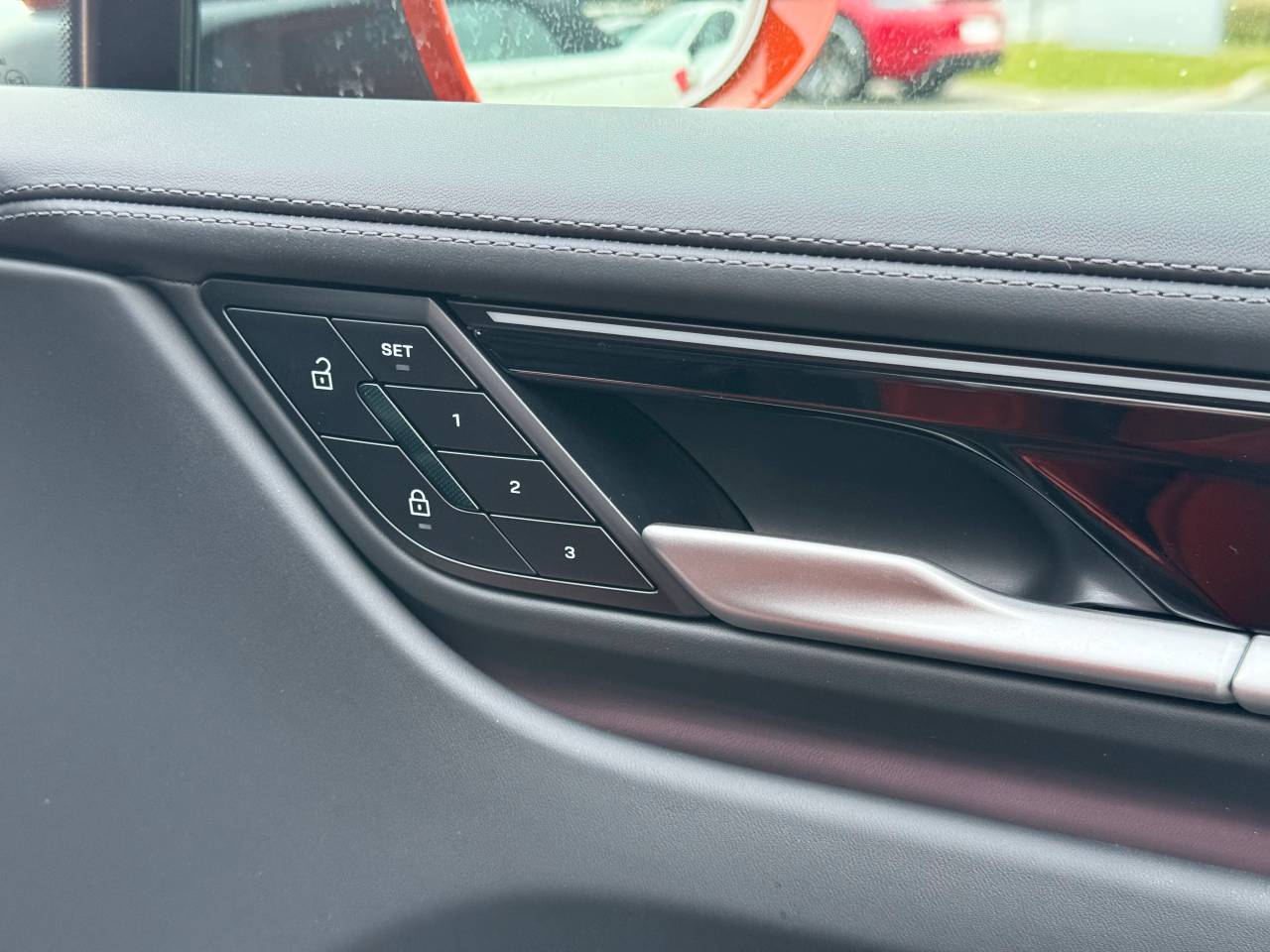 Used Porsche Macan 2025 for sale - 76216699: Photo 24