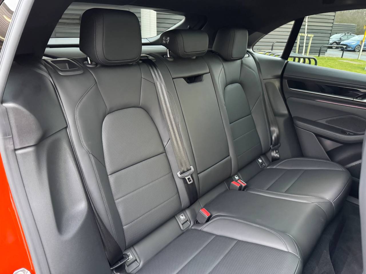 Used Porsche Macan 2025 for sale - 76216699: Photo 25