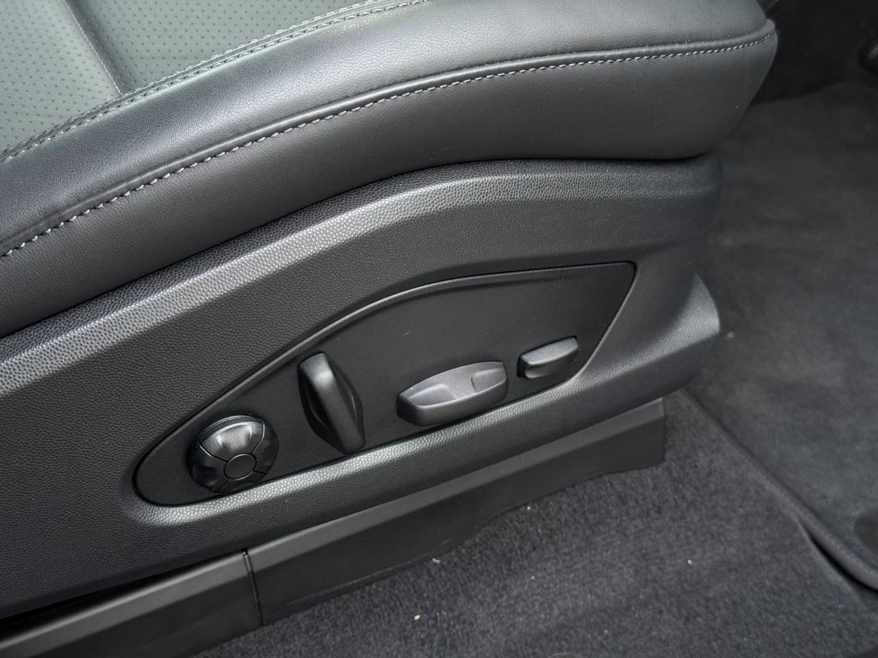 Used Porsche Macan 2025 for sale - 76216699: Photo 27