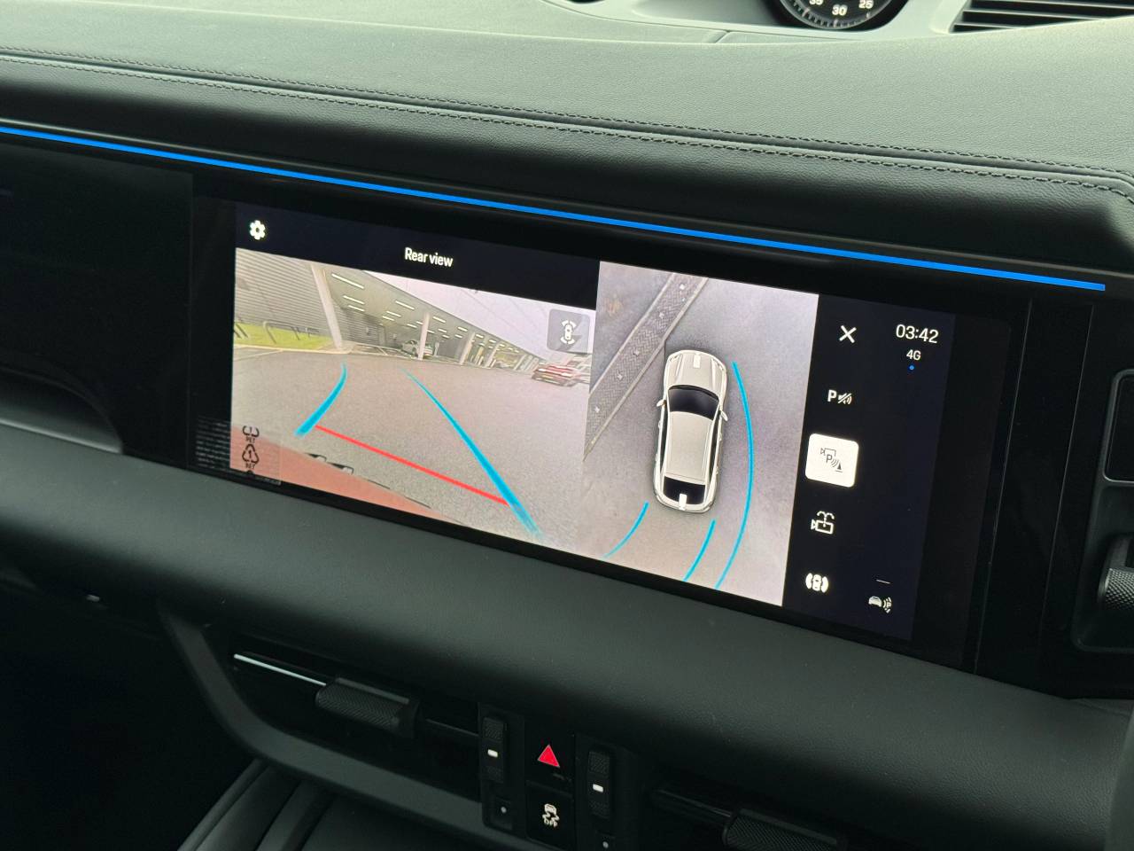 Used Porsche Macan 2025 for sale - 76216699: Photo 34