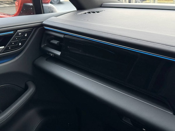 Used Porsche Macan 2025 for sale - 76216699: Photo 35