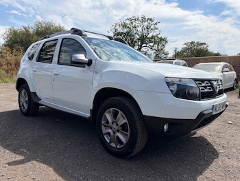 Used Dacia Duster 2015 for sale - 79533255: Photo