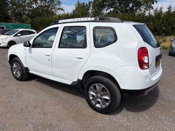 Used Dacia Duster 2015 for sale - 79533255: Photo