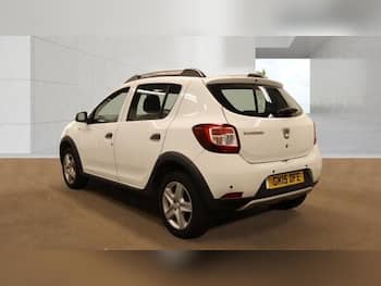 Used Dacia Sandero Stepway 2015 for sale - 79687982: Photo