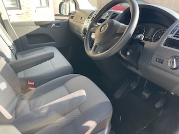 Used Volkswagen Transporter Shuttle 2015 for sale - 76487055: Photo