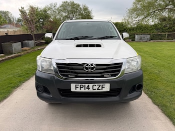 Used Toyota Hilux 2014 for sale - 78411610: Photo