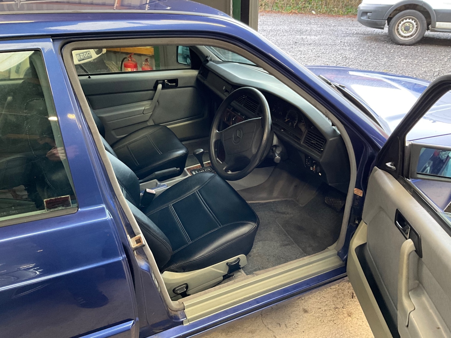 Used Mercedes-Benz 190 1993 for sale - 77465856: Photo 11