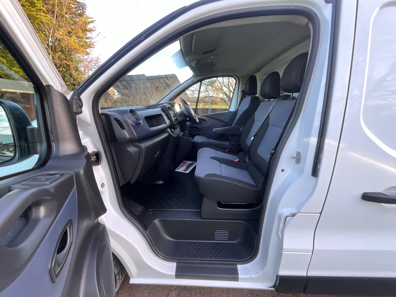 Used Vauxhall Vivaro 2016 for sale - 77013264: Photo 8