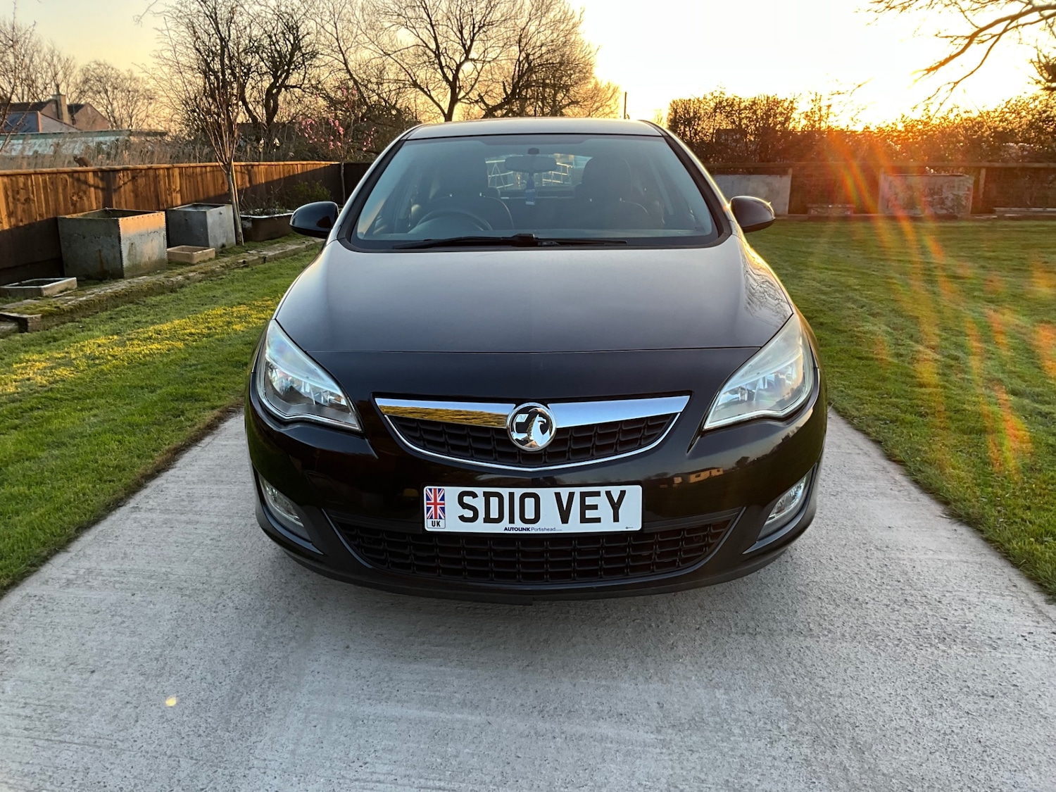 Used Vauxhall Astra 2010 for sale - 77750304: Photo 2