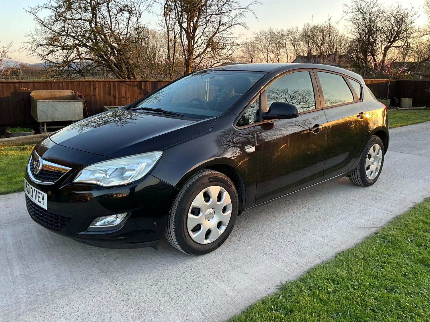 Used Vauxhall Astra 2010 for sale - 77750304: Photo 3