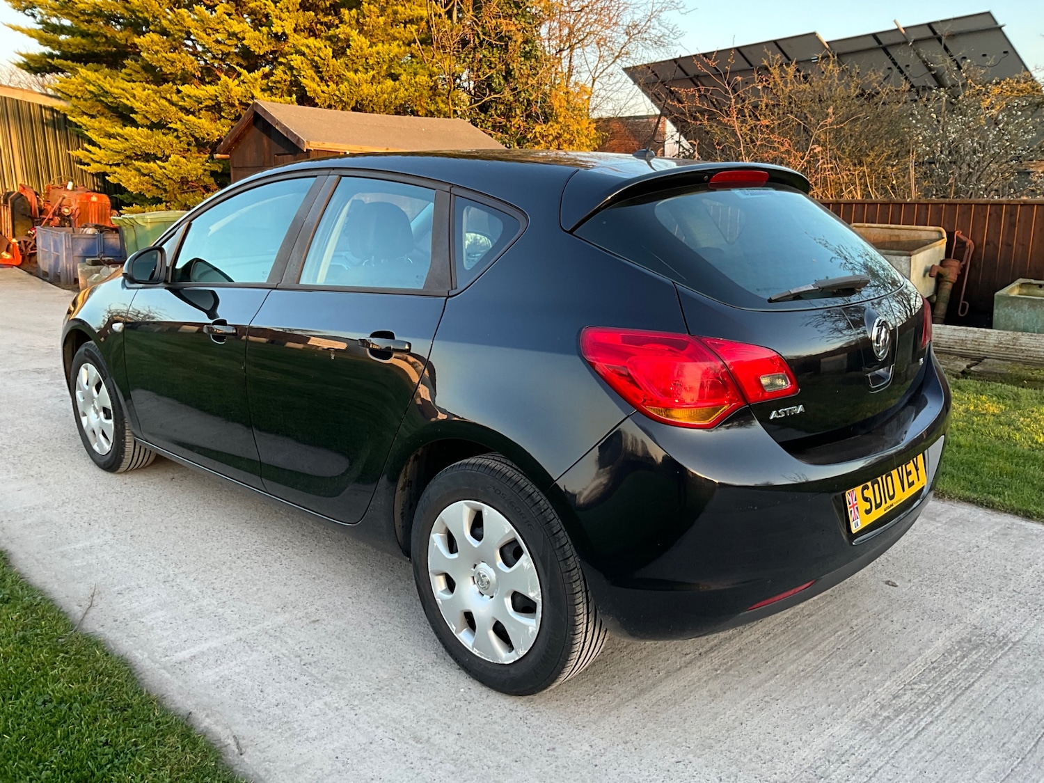 Used Vauxhall Astra 2010 for sale - 77750304: Photo 4